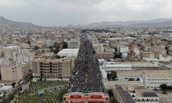 مسيرة ضخمة  في العاصمة صنعاء إحياءً لذكرى عاشوراء وتنديداً بالإساءة للقرآن الكريم